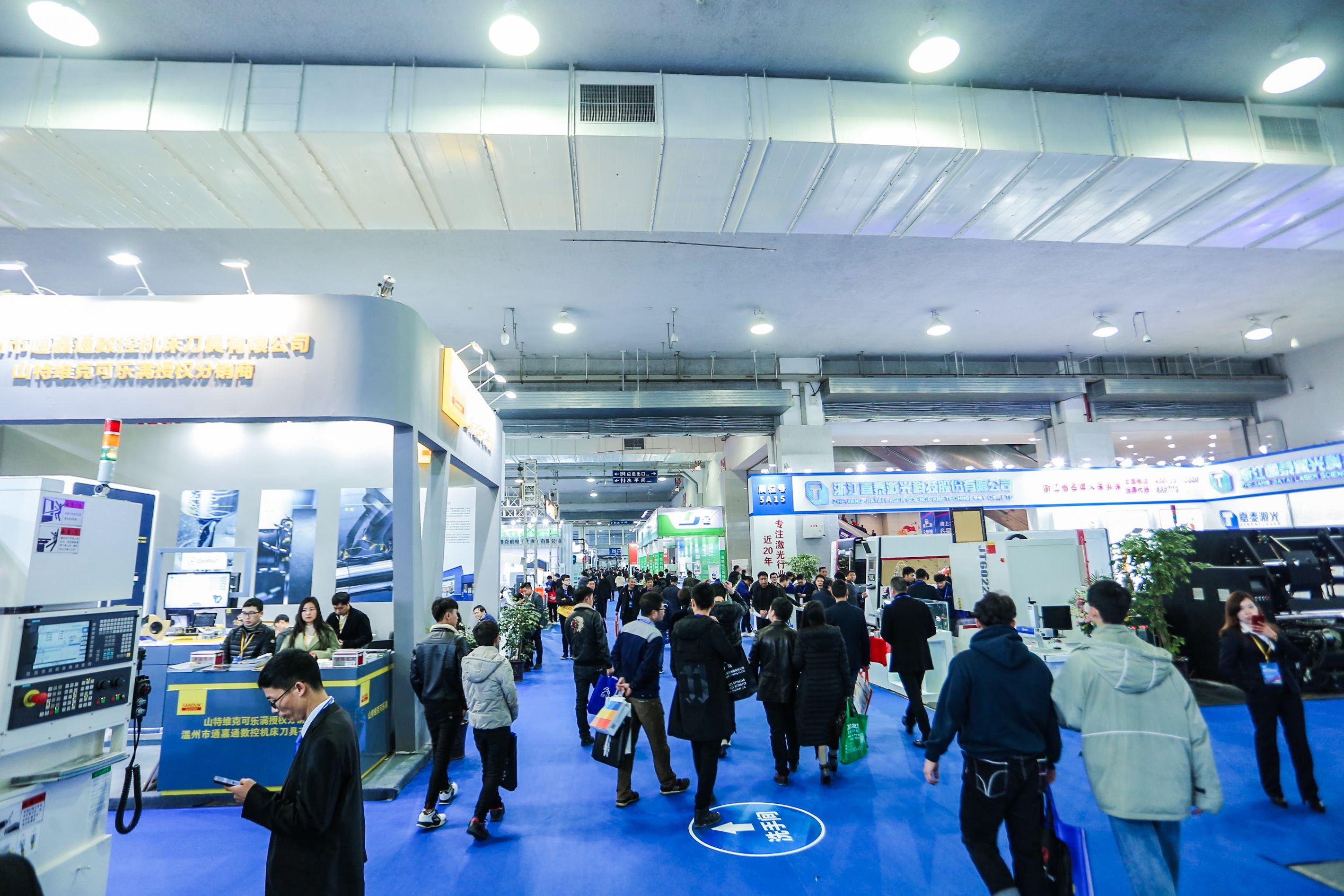 杭州展厅搭建:科技公司打造数字型参展空间